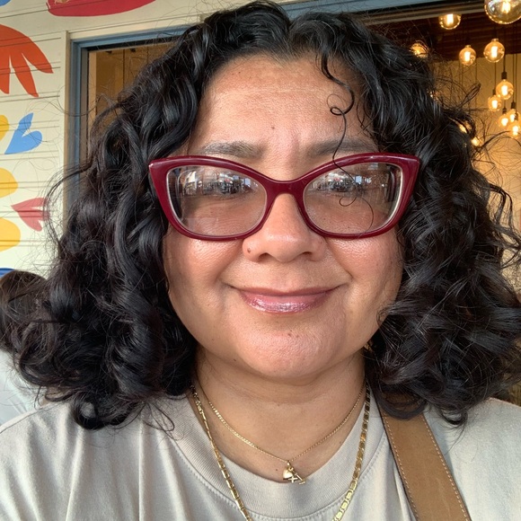 Meet your Posher, Rosie - Picture 2 of 2